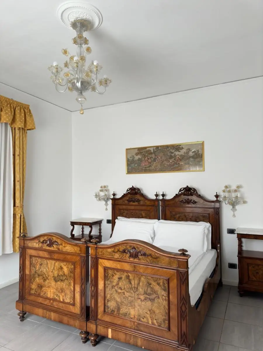 Image 3 of Venetian Mood: Secret Garden