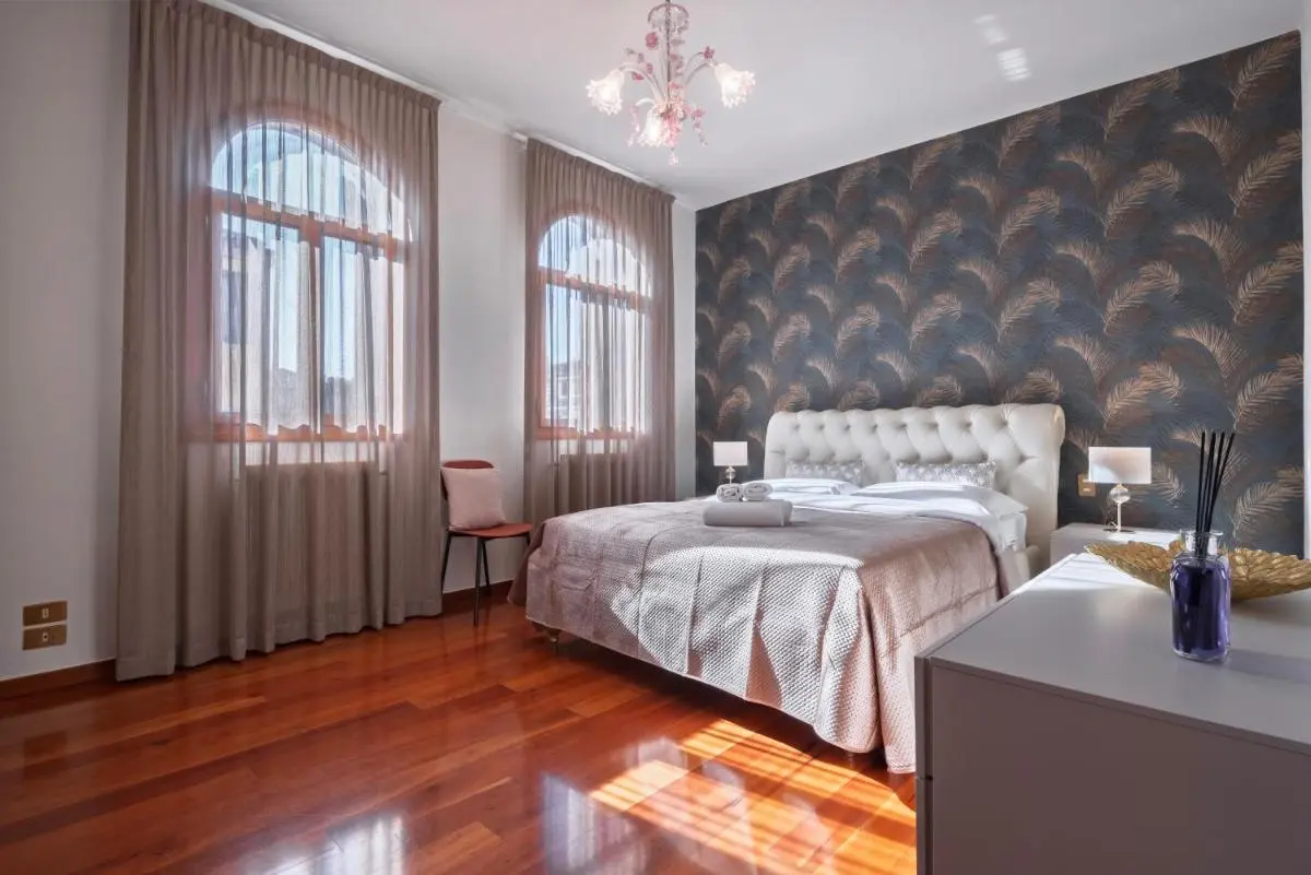 Image 1 of Venezia Vista Canale