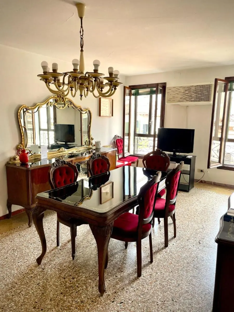 Image 3 of Ve-nice Suite Formosa C5141