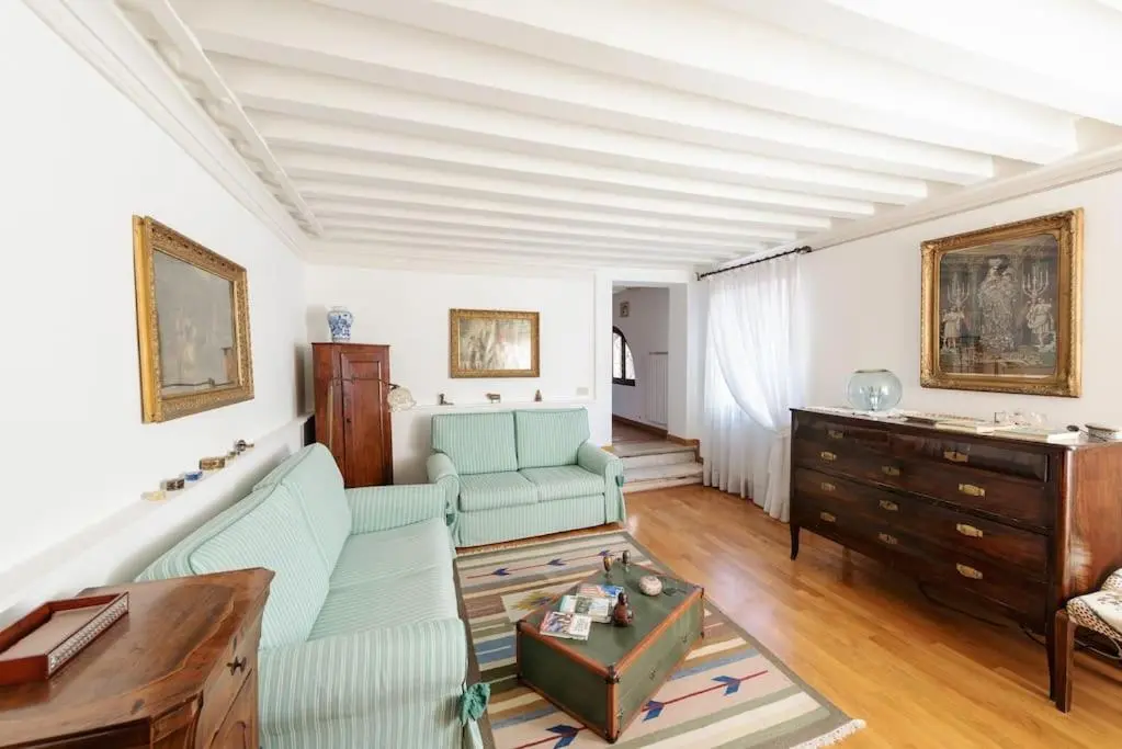 Image of Walk on the water ✧ 5 minutes to Rialto Bridge