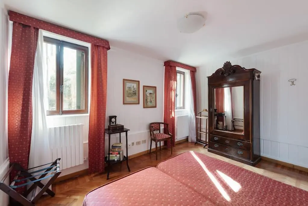 Image 6 of Walk on the water ✧ 5 minutes to Rialto Bridge