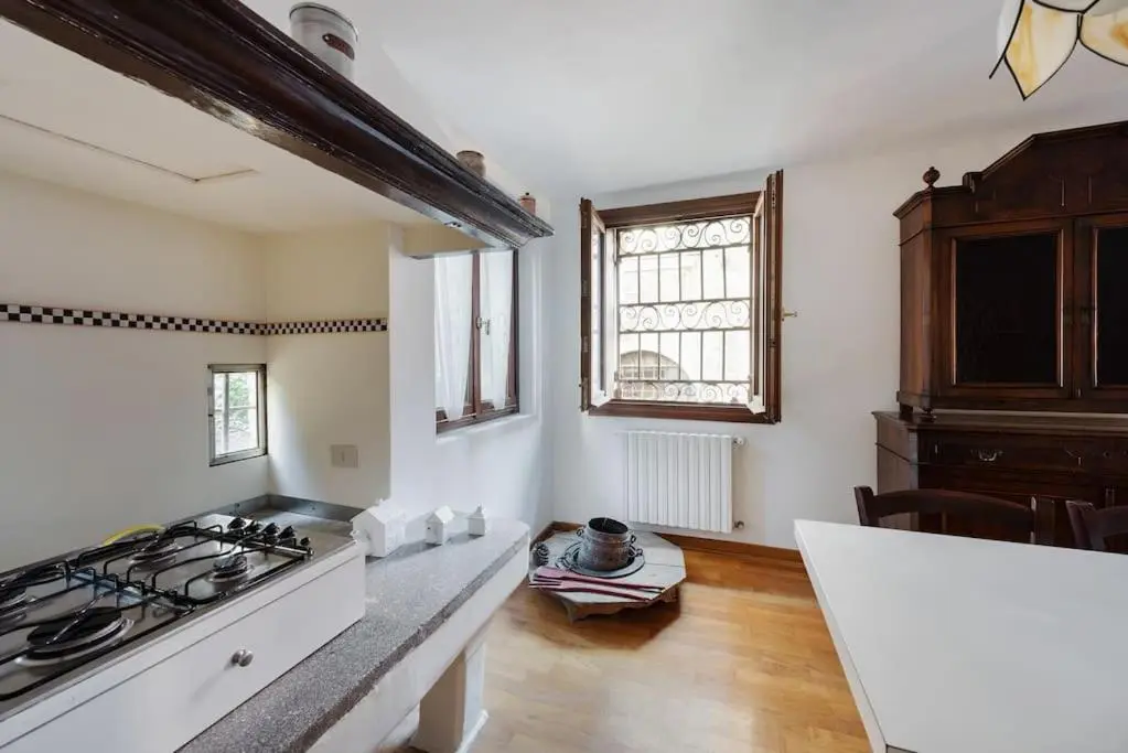 Image 4 of Walk on the water ✧ 5 minutes to Rialto Bridge