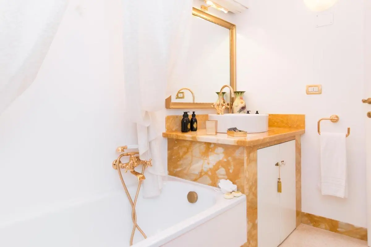 Image 2 of WellVenice Fenice