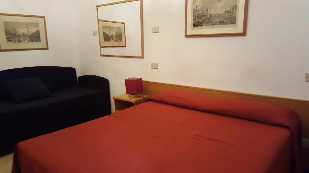 Image 4 of rialto1082