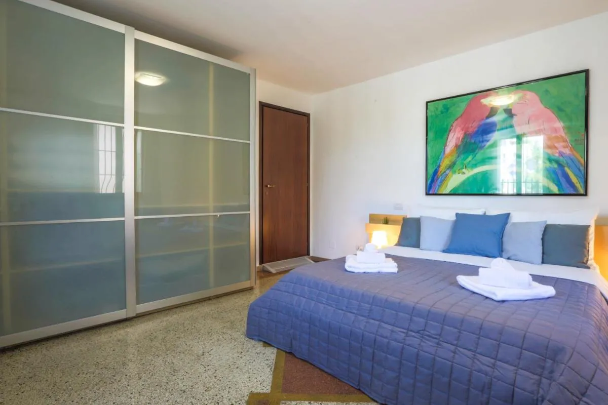 Image 6 of Elegant Apartment: [Free Netflix, Wi-Fi & Parking]