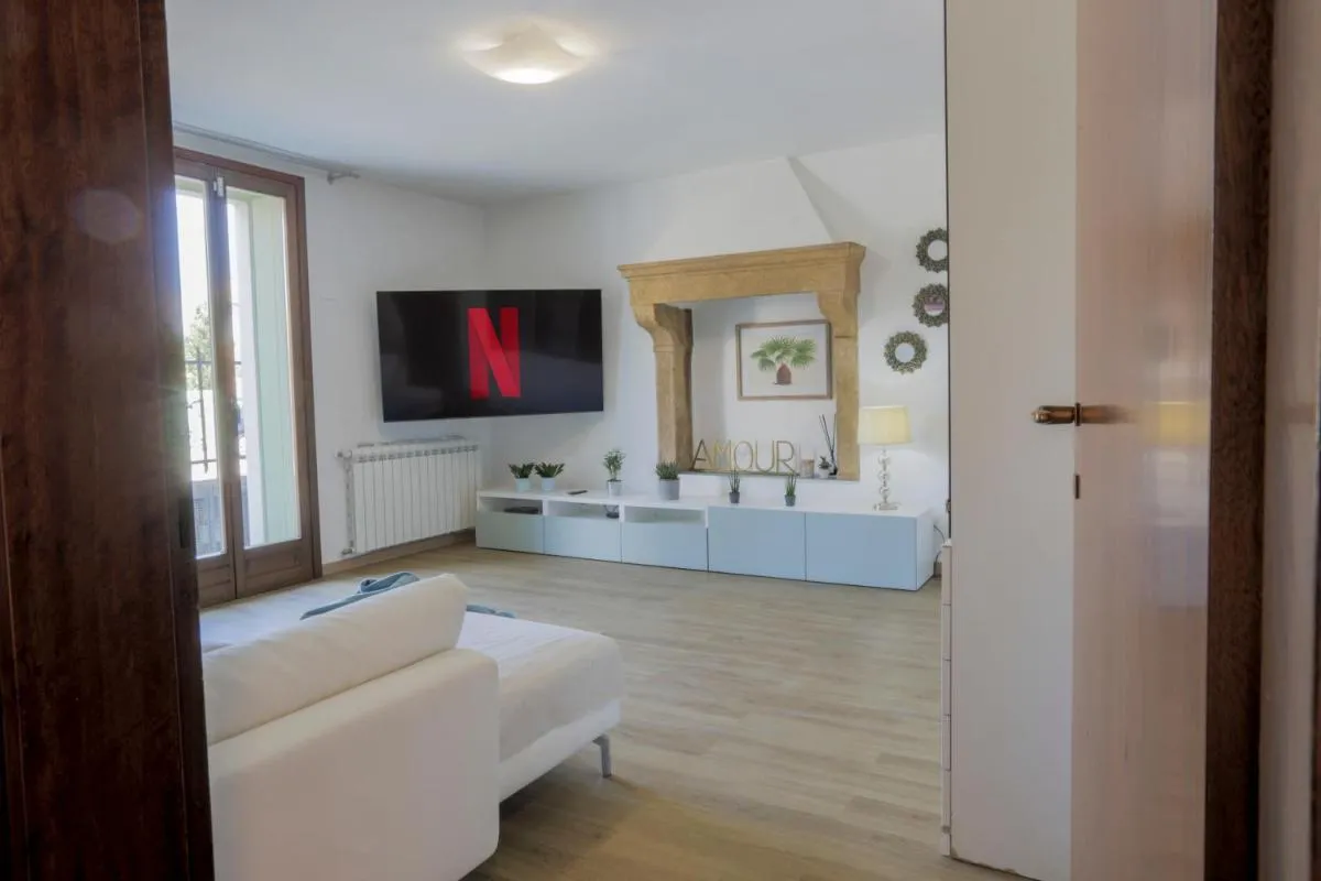Image 3 of Elegant Apartment: [Free Netflix, Wi-Fi & Parking]