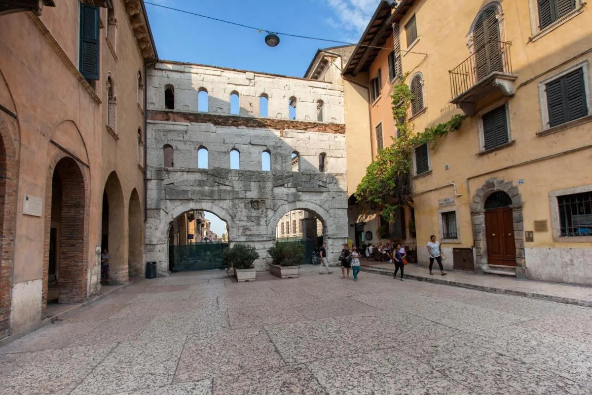 Image 5 of Oriana Homèl Verona