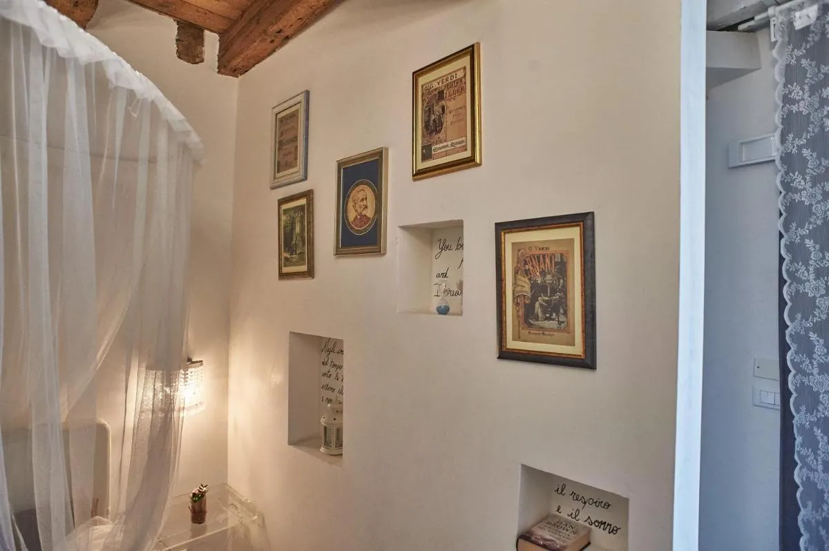 Image 6 of Abbraccio di Romeo