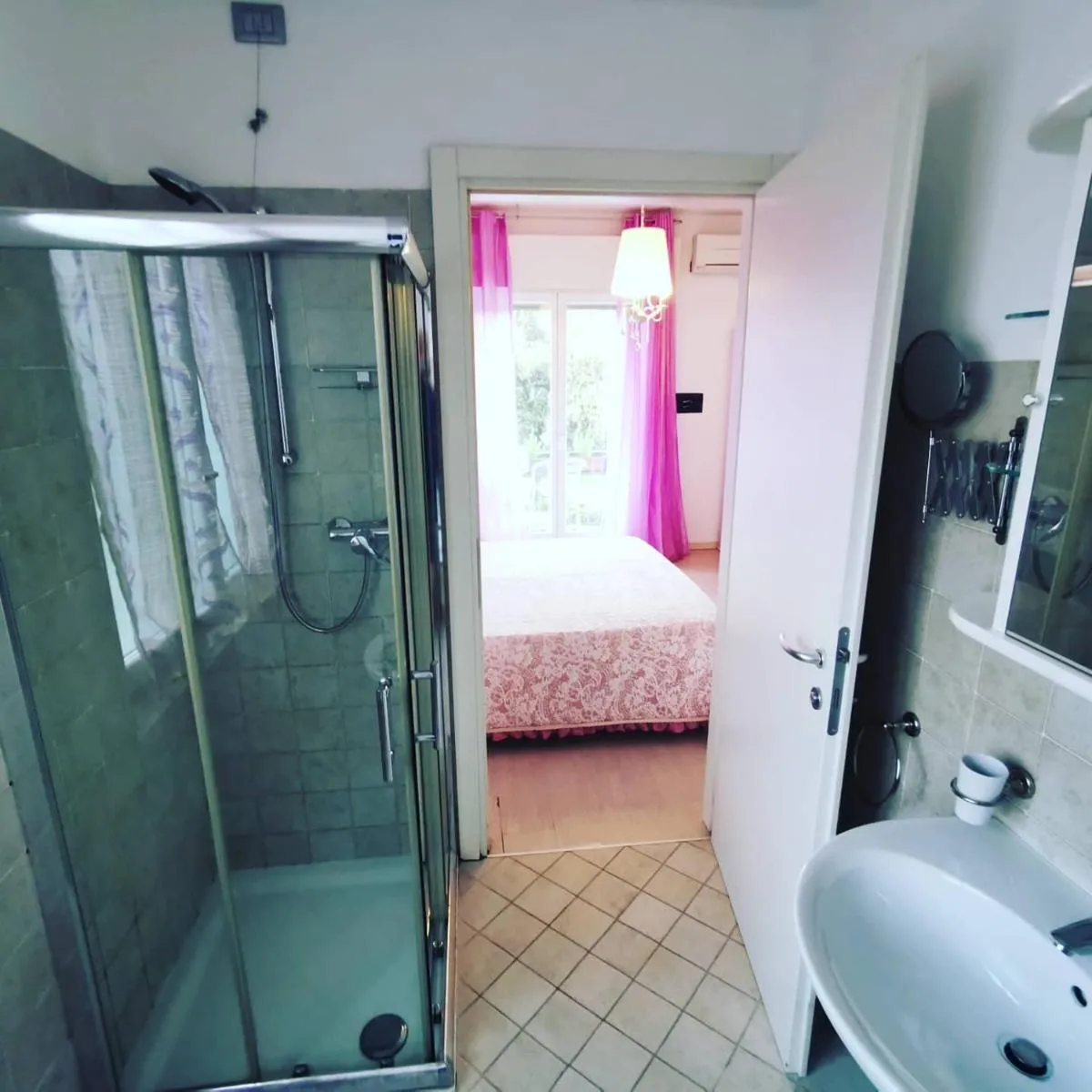 Image 3 of Ai Giardini Rooms -vicino Ospedale Borgo Trento e centro storico