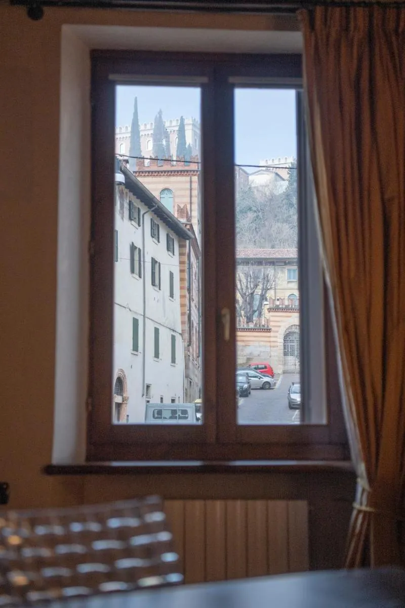 Image 4 of Ai piedi del castello / 4PL / Apt. FULL