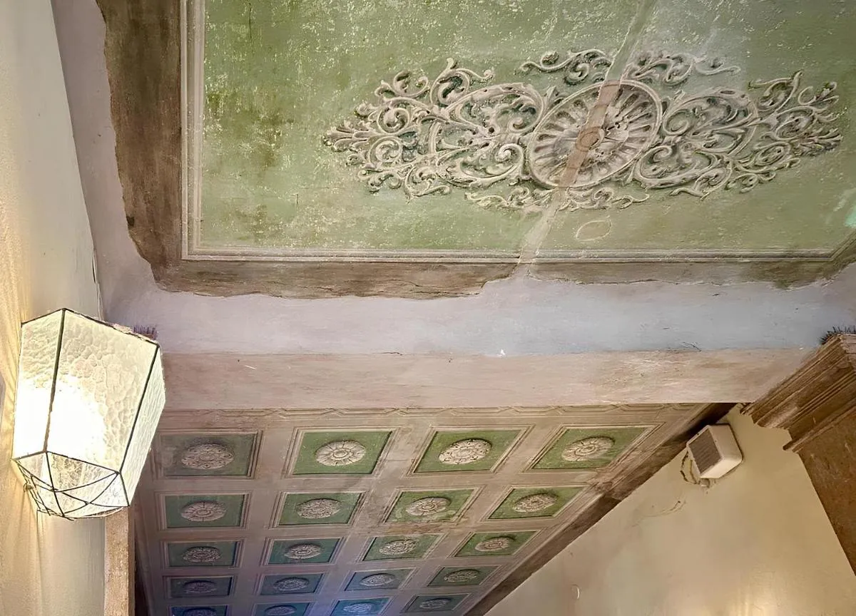 Image 1 of Arena in Love – Centre Rooms
