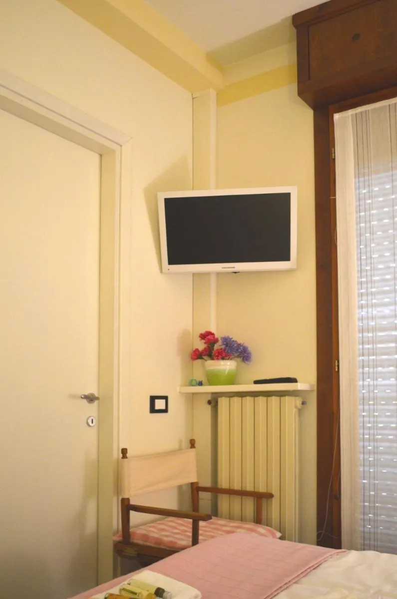 Image 4 of B&B Luc