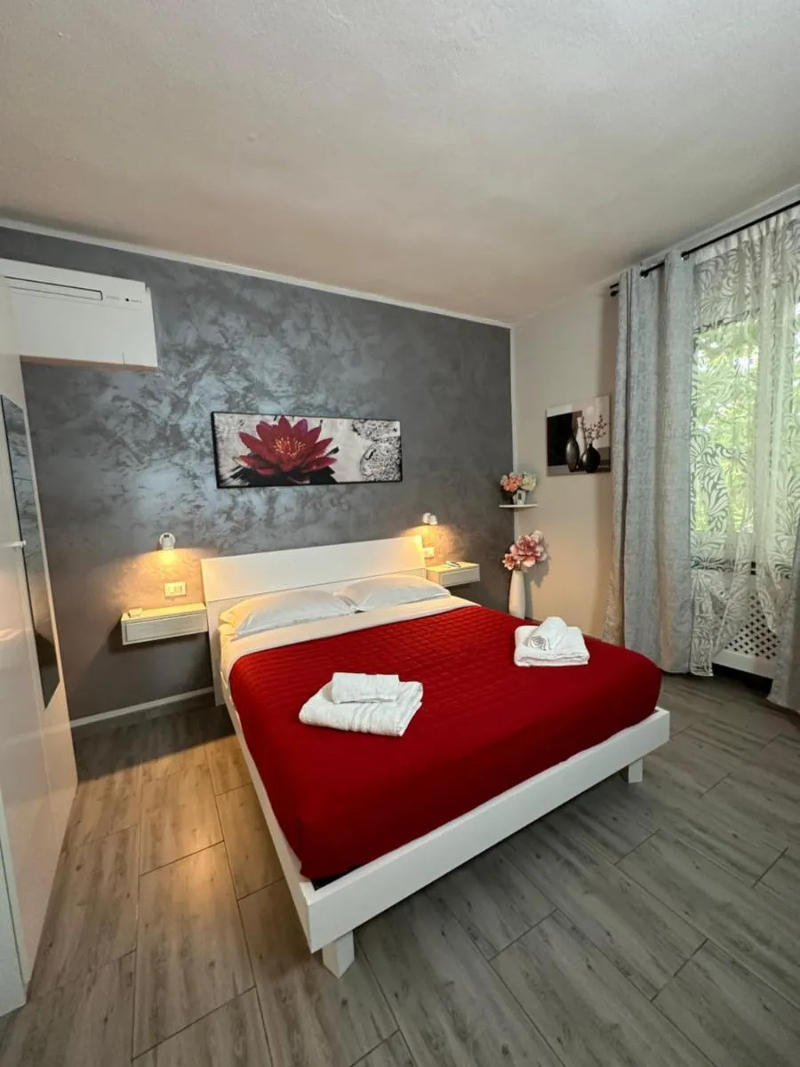 Image 1 of B&B girasole