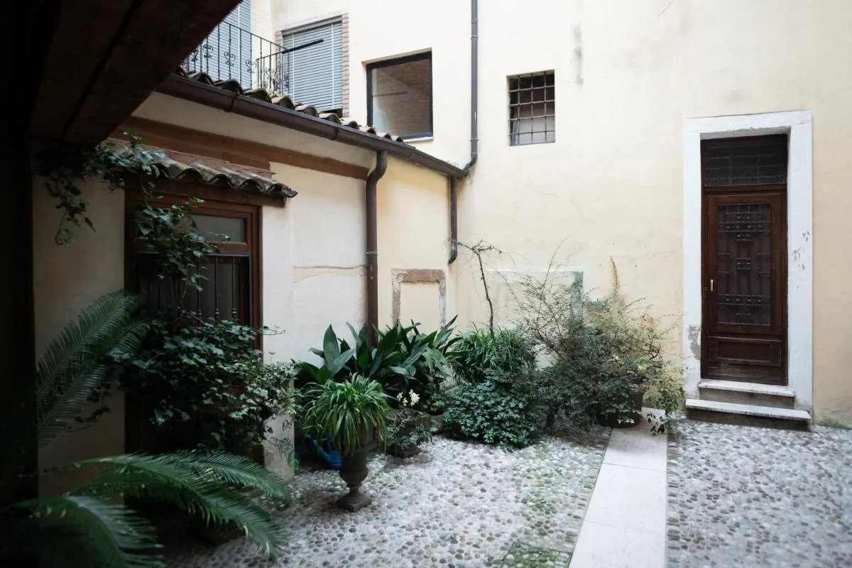 Image 5 of BECKET VERONA FLAT