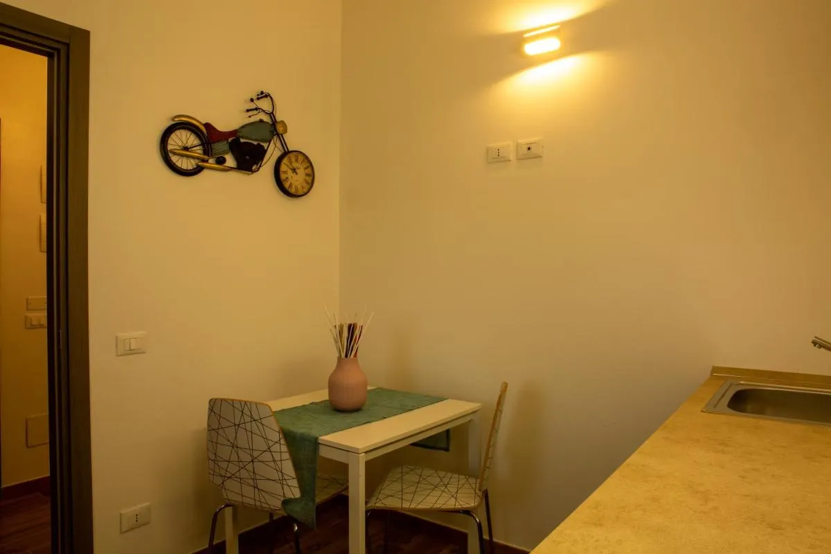 Image 3 of CORTE QUADRIFOGLIO