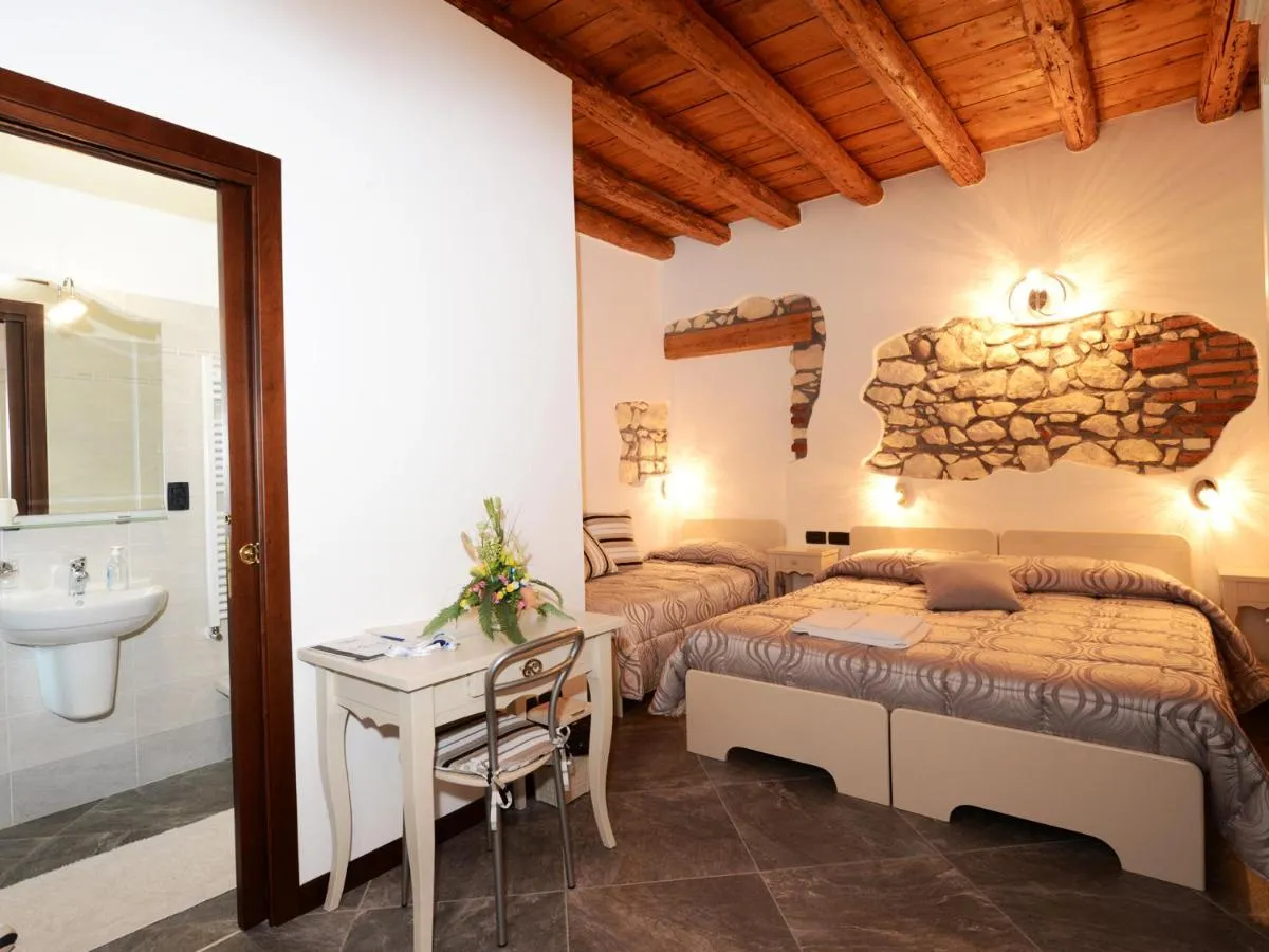 Image 2 of CQ Rooms Verona