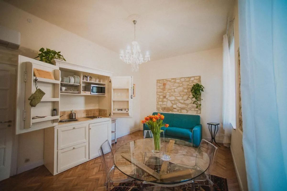 Image 3 of Casa Elle
