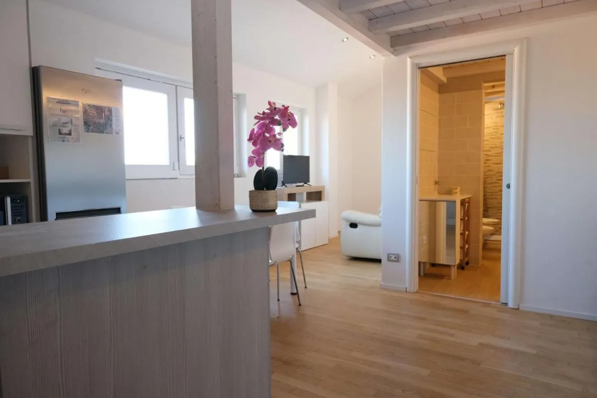 Image 1 of Case VR Holiday Attico di Lino