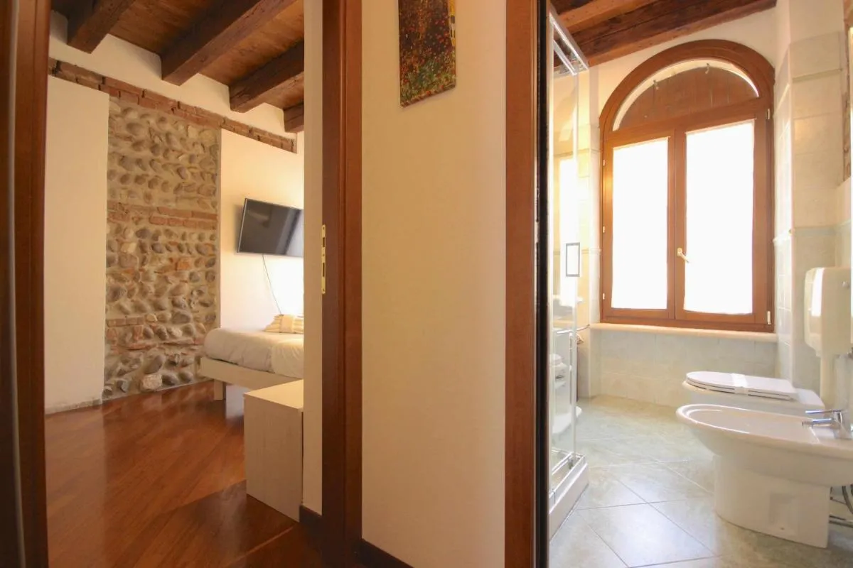 Image 2 of Case VR Holiday Casa di Mezzo