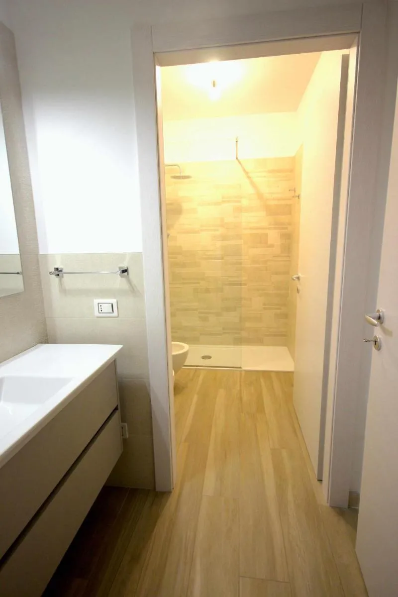 Image 3 of Case VR Holiday LHT House