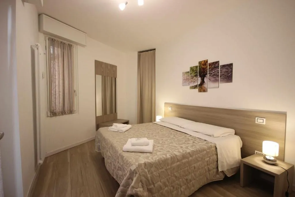 Image of Case VR Holiday LHT House