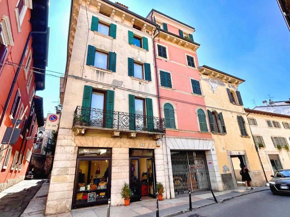 Image 5 of Central Elegant Apartment in Verona