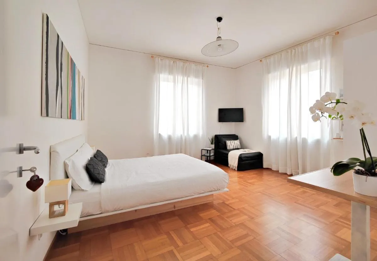 Image 2 of Corte Melone rooms