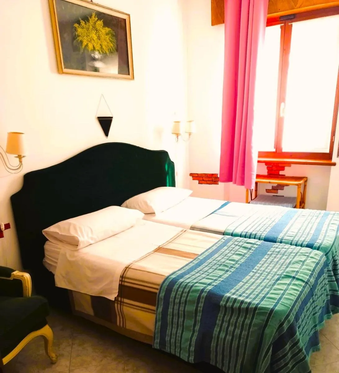 Image 2 of Cozy!! Verona