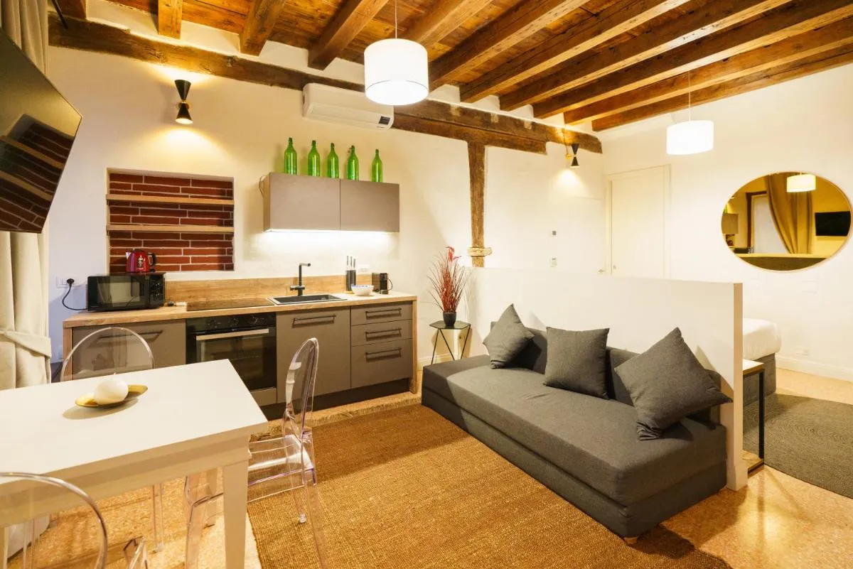 Image 3 of Domus Verona – Elegante Residenza Satiro