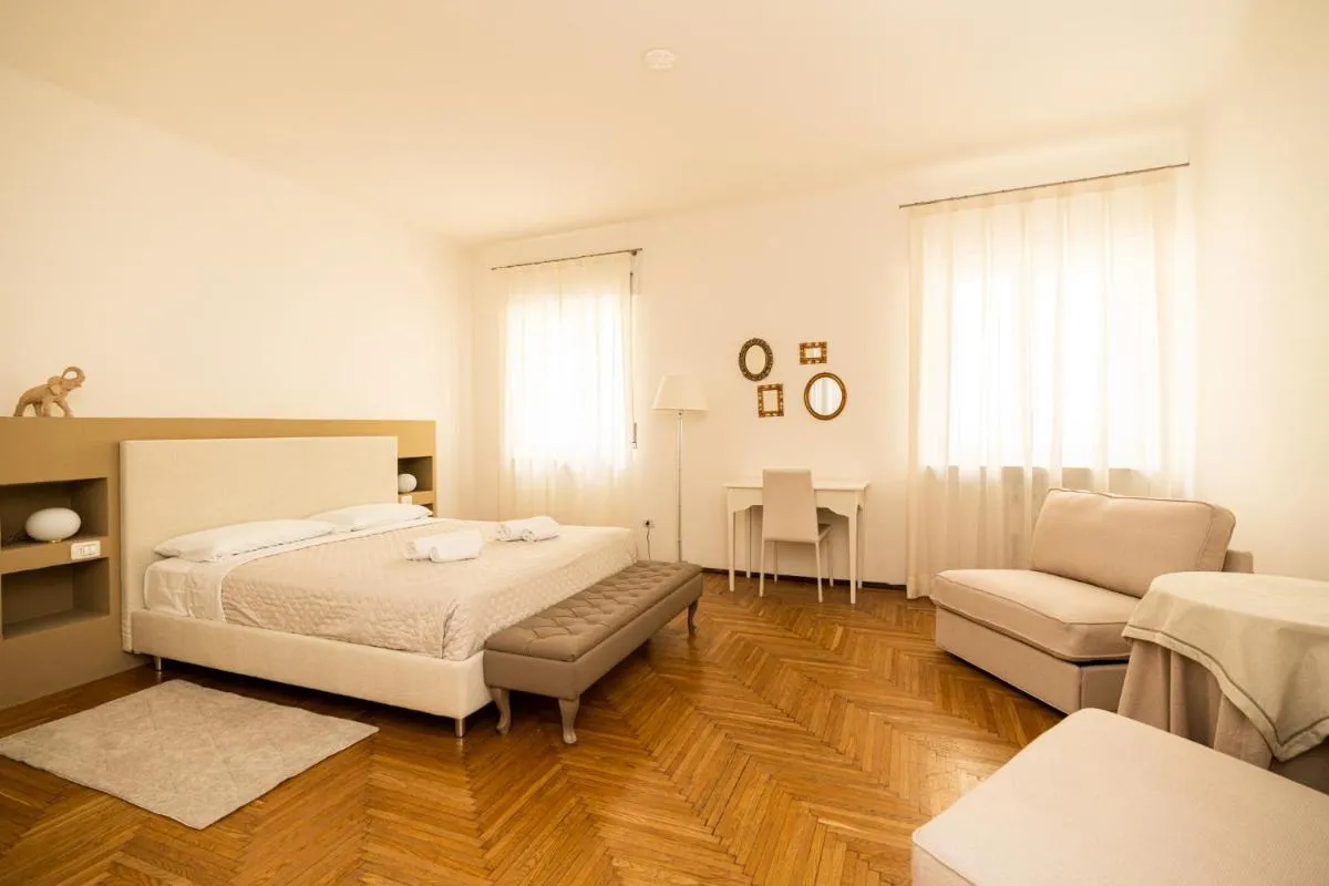 Image 6 of Domus Verona – Elegante residenza con affaccio su Porta Leoni