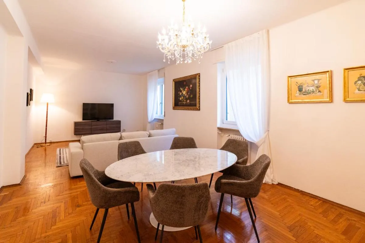 Image 4 of Domus Verona – Elegante residenza con affaccio su Porta Leoni