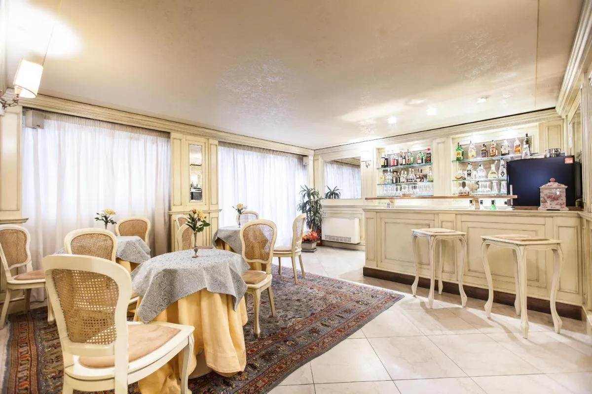 Image 3 of Hotel San Luca