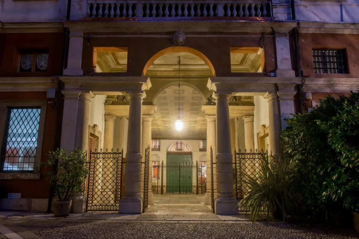 Image 4 of Il Cappello Di Giulietta
