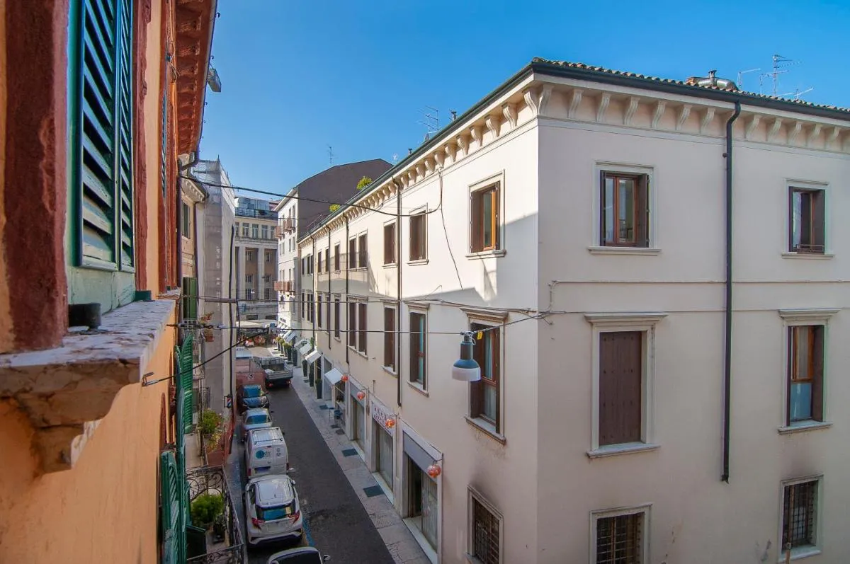 Image 5 of Il Cuscino di Giulietta – 2 min from Arena