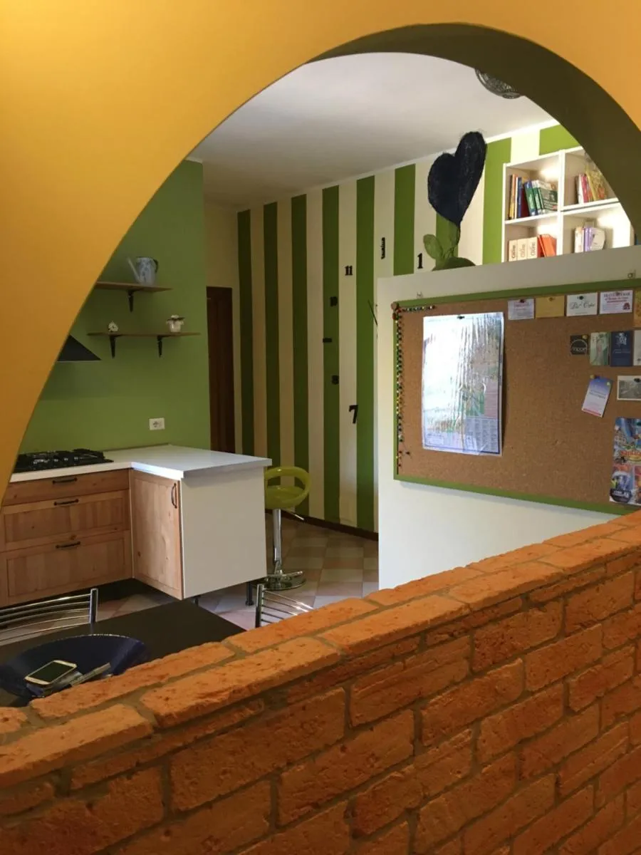 Image 4 of Interno 16
