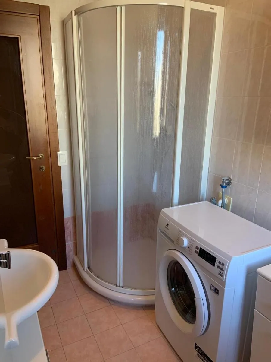 Image 4 of Interno 6