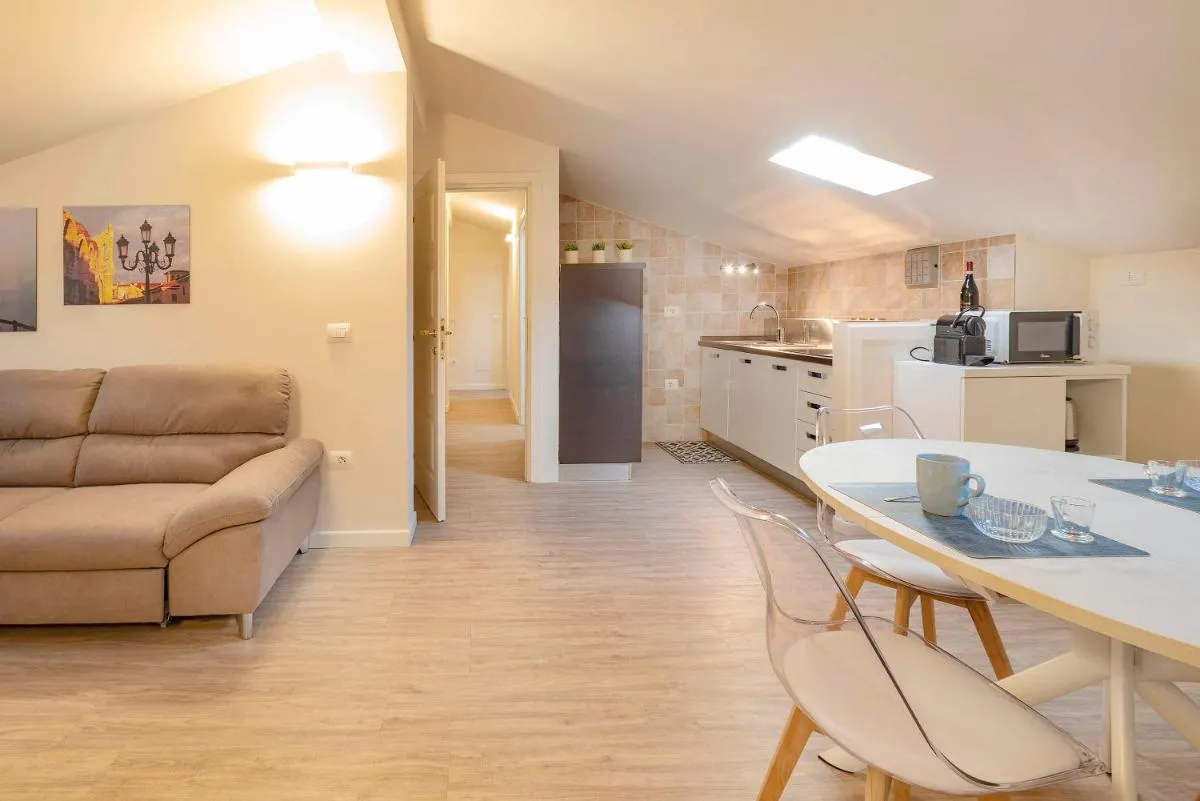 Image 2 of Italianflat – Sweet Mansarda in Corso Porta Nuova