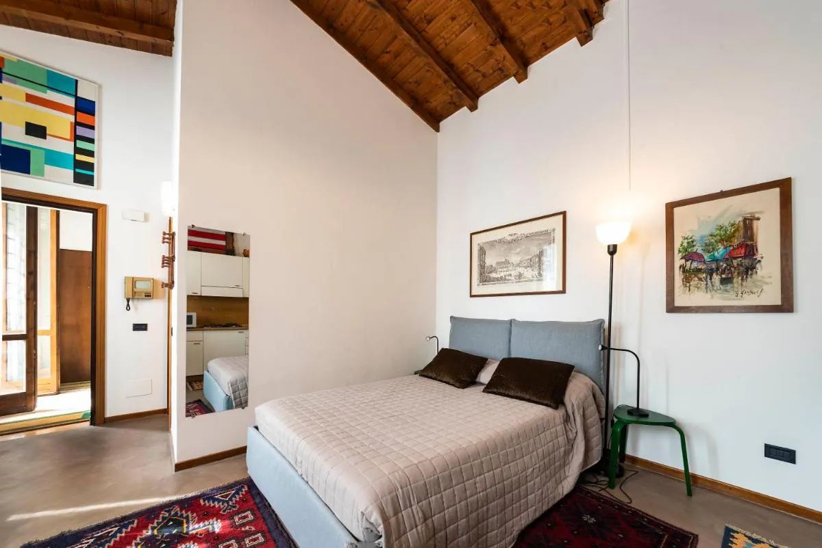 Image 1 of Italianflat – Verona Arches Studio Flat