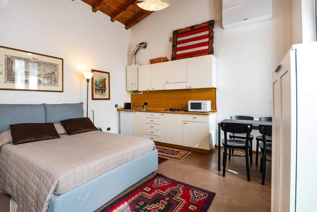 Image 3 of Italianflat – Verona Arches Studio Flat