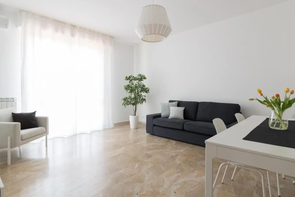 Image of Italianflat – Via Adami, 3 Bedroom Flat, FREE PARKING
