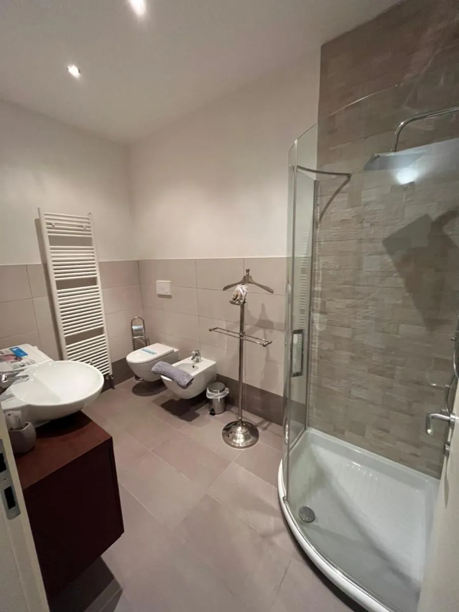 Image 6 of Juliet’s Neighbours- Luxury apartment