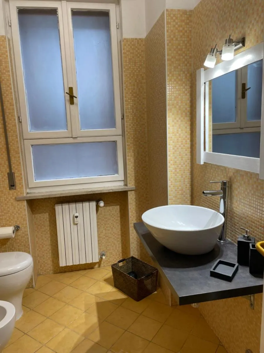 Image 2 of Juliet’s apartment