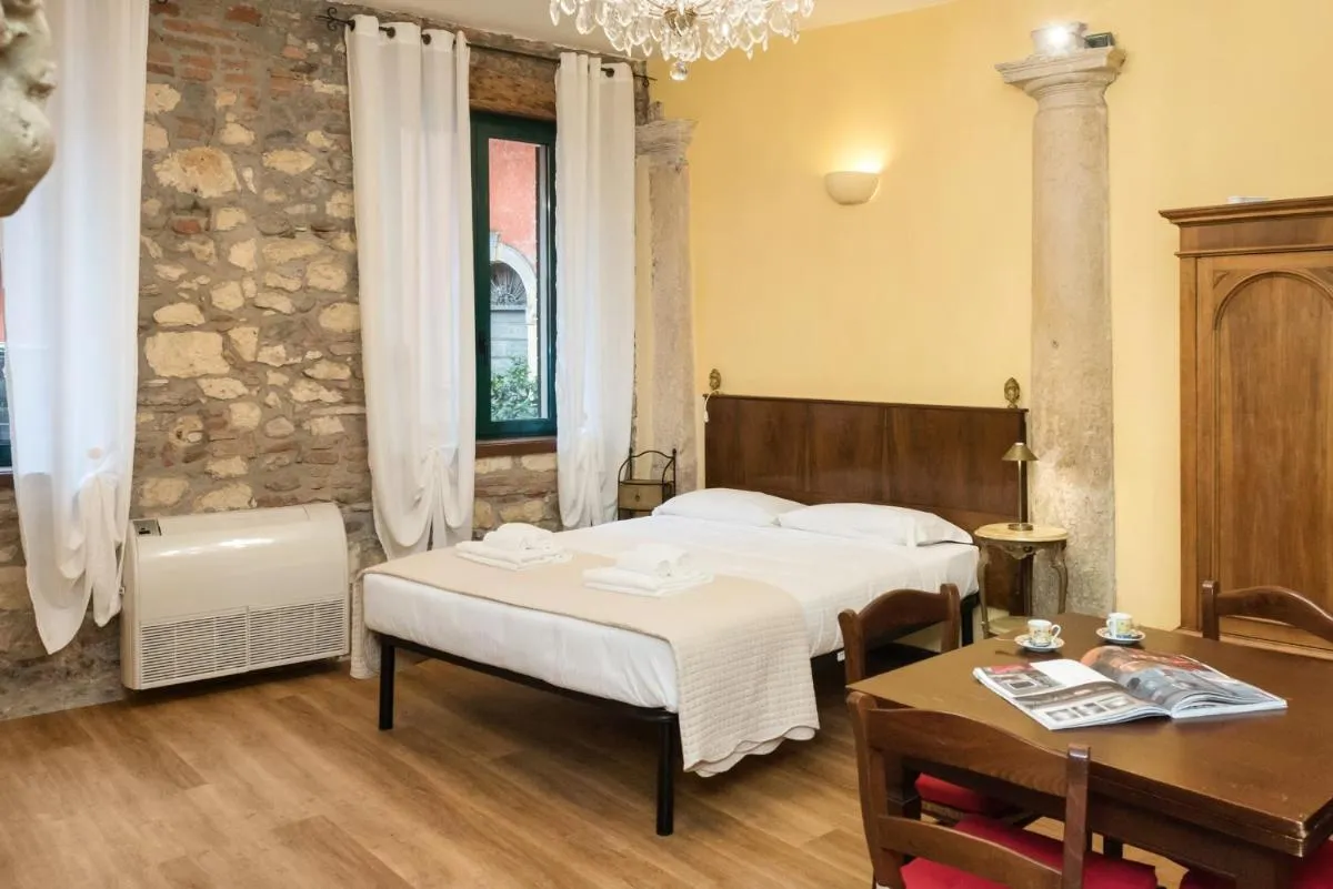 Image 1 of Junior Suite Cangrande – VeronaInFlat