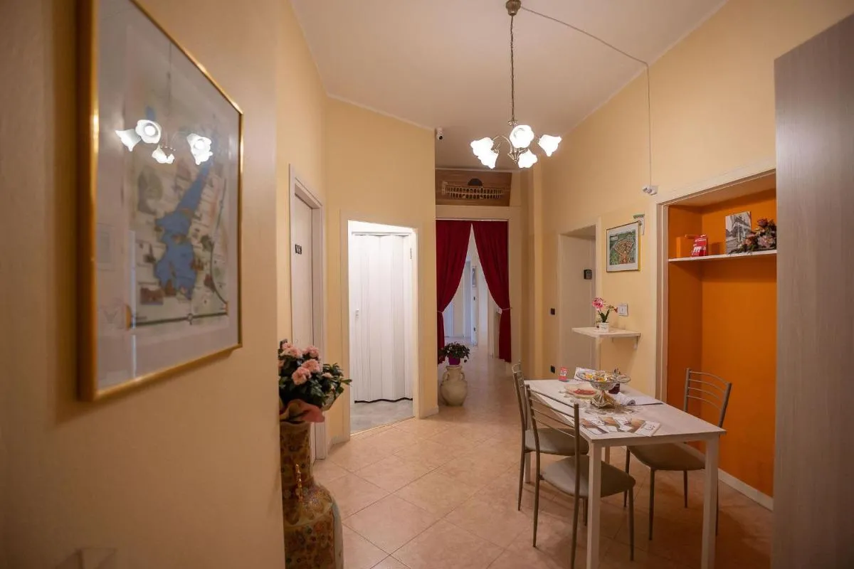 Image 3 of L’OPERA ROOMS