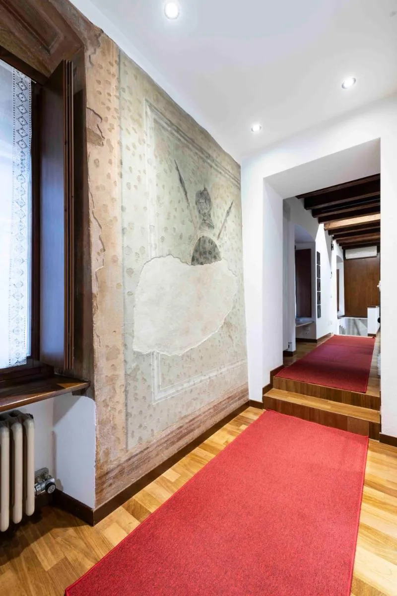 Image 6 of Leoncino 9 city apartment