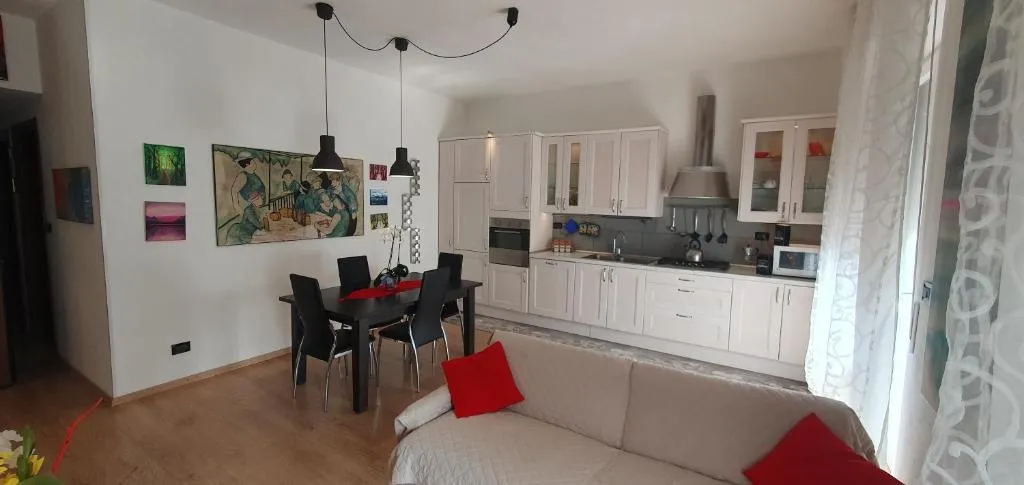 Image of Living Verona