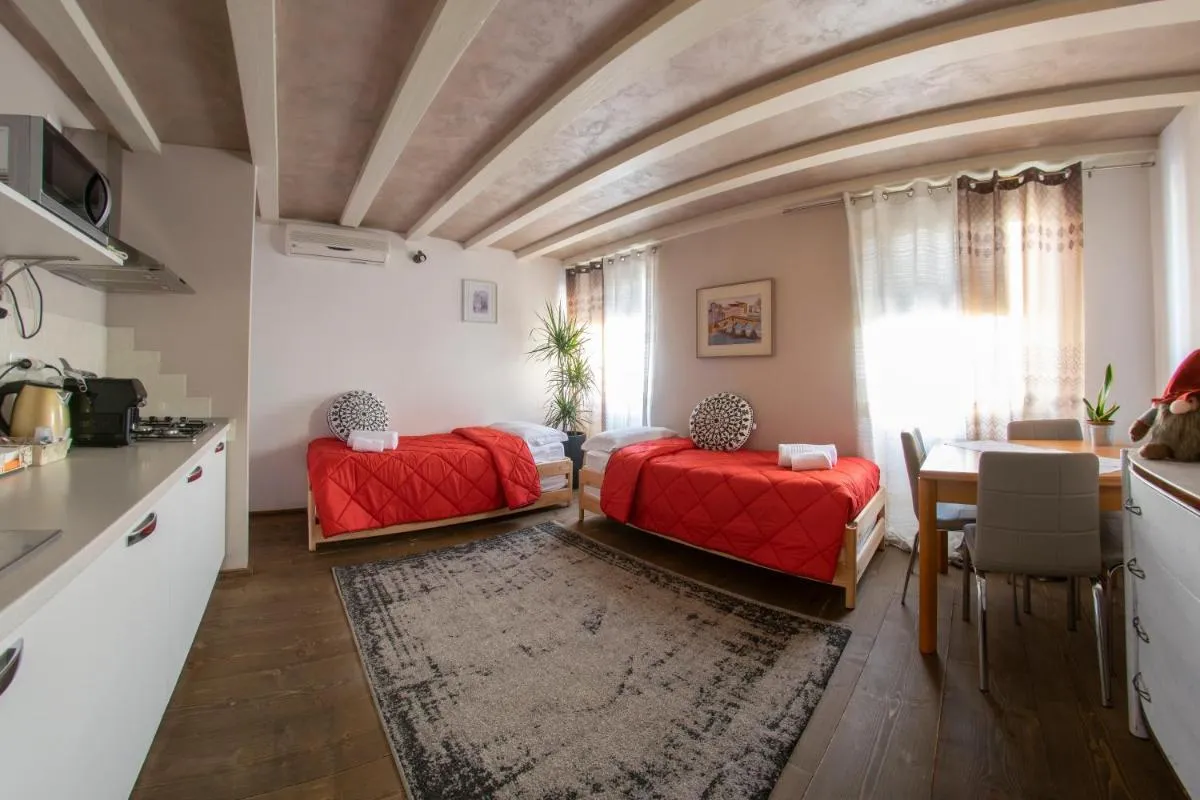 Image 3 of Marconi Rooms Alloggio Segreto