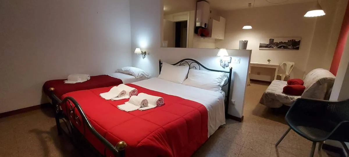 Image 6 of Marconi Rooms Loggia delle Erbe