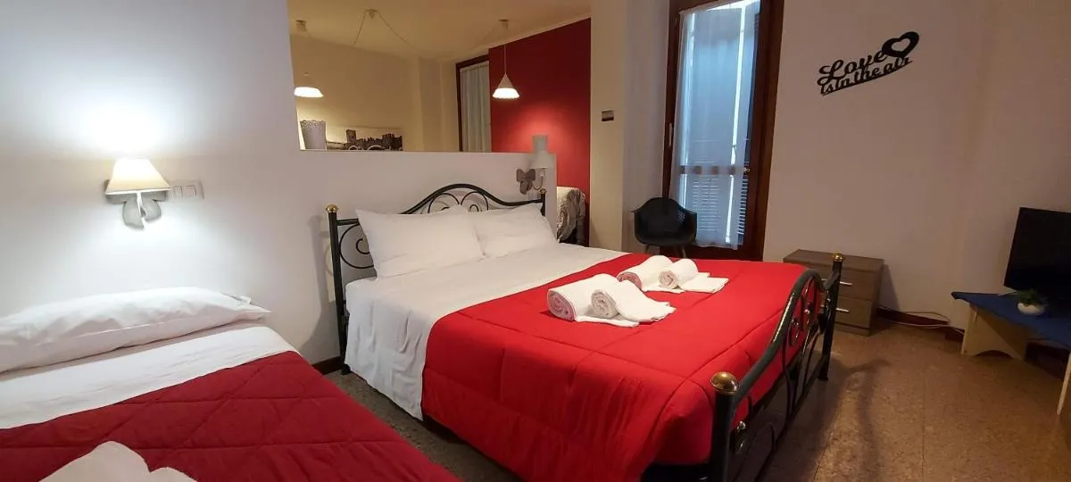 Image 1 of Marconi Rooms Loggia delle Erbe