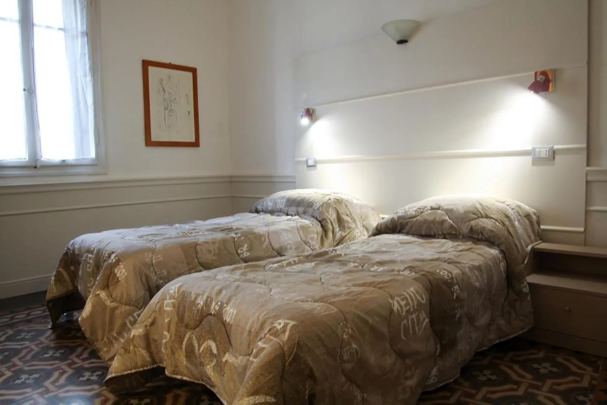 Image 1 of Max Apartment